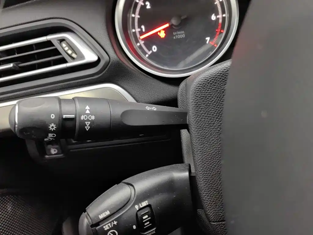 Peugeot 408 — миниатюра 21
