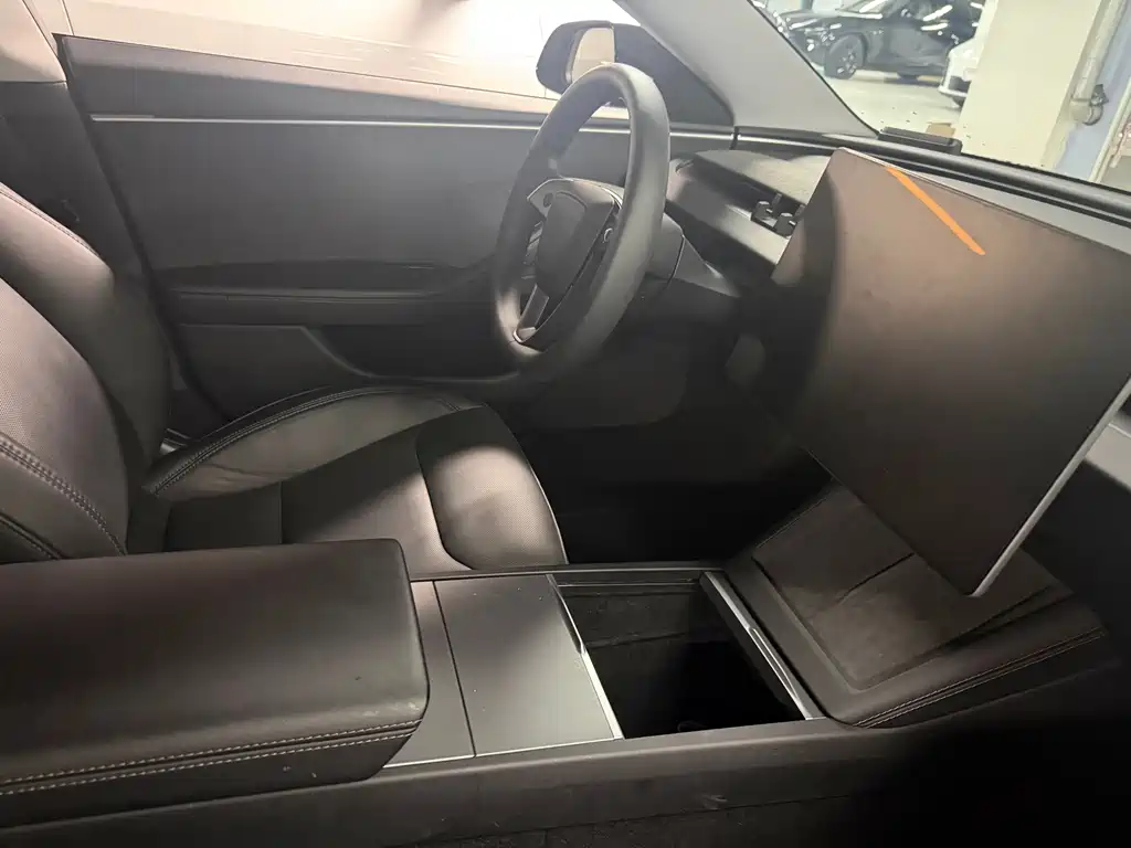 Tesla Model 3 — миниатюра 13