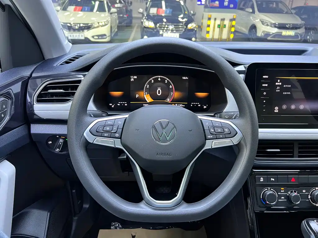 Volkswagen Tharu — миниатюра 5
