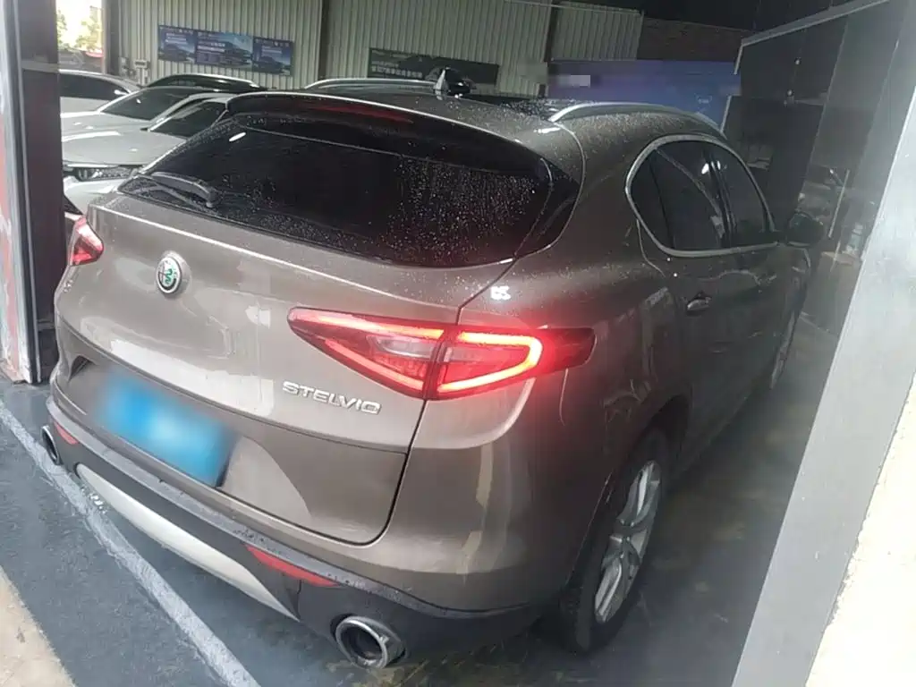 Alfa Romeo Stelvio — миниатюра 7