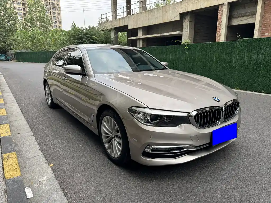 BMW 5 Series — миниатюра 3