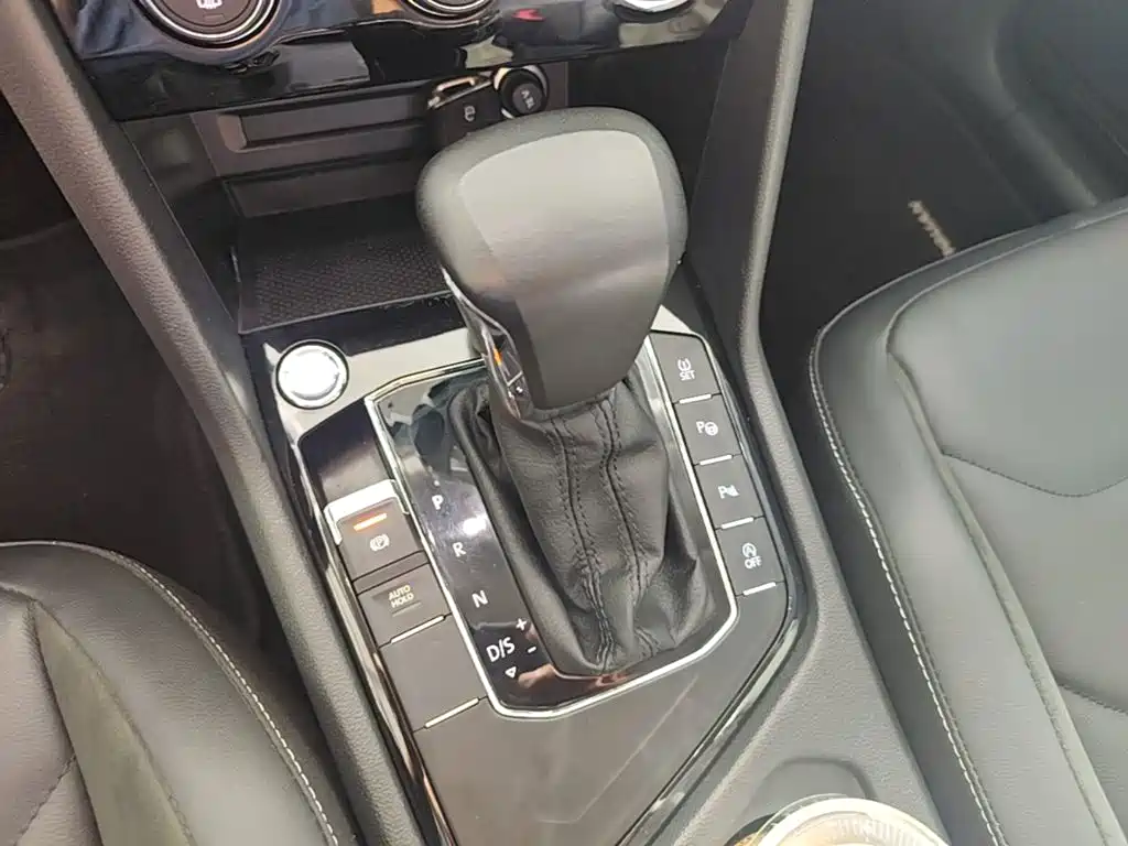 Volkswagen Tiguan L — миниатюра 14