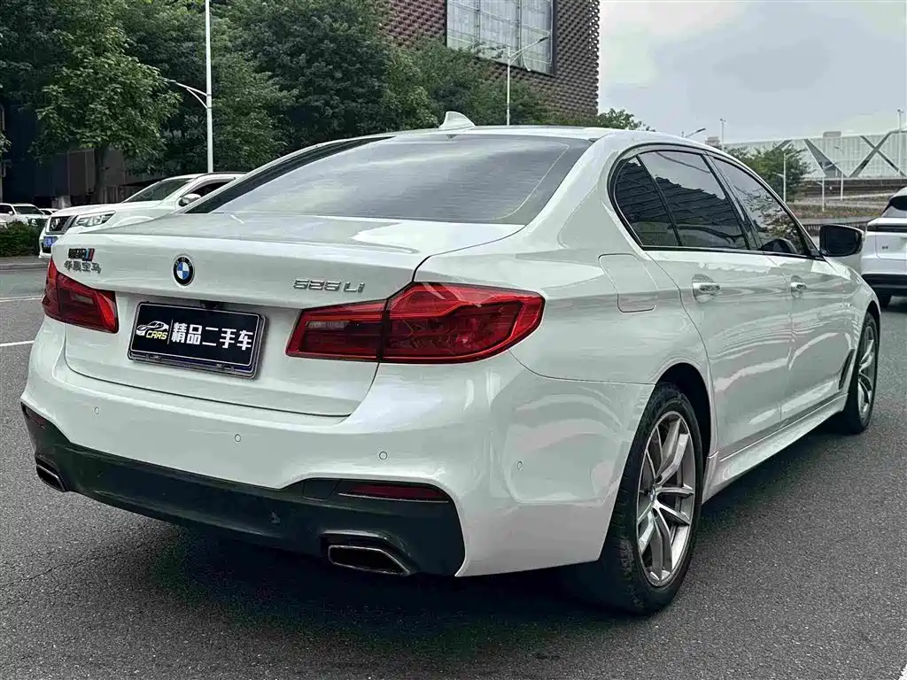 BMW 5 Series — миниатюра 7