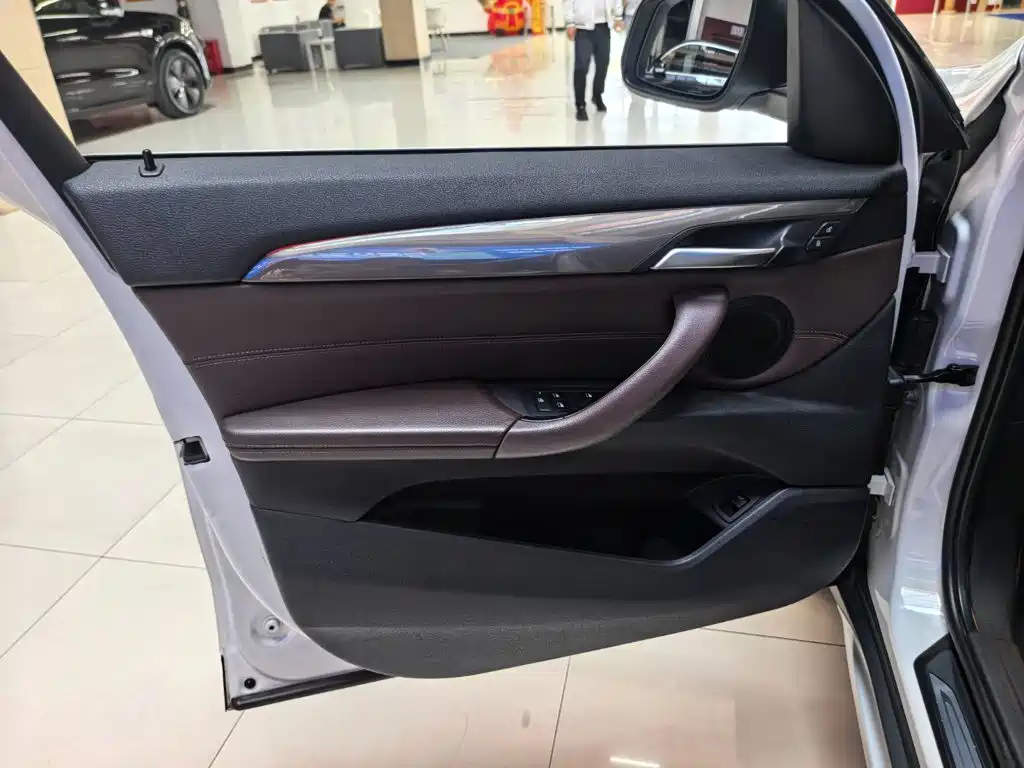 BMW X1 — миниатюра 6