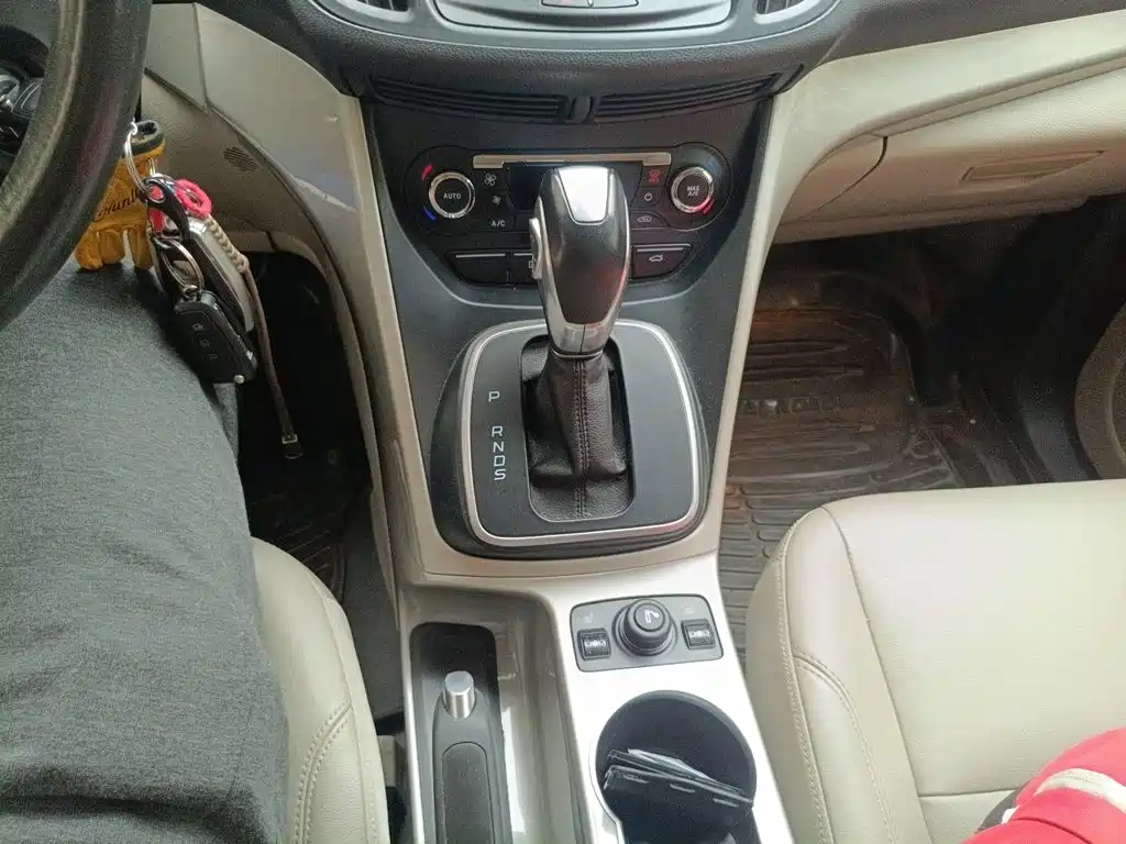Ford Kuga — миниатюра 15