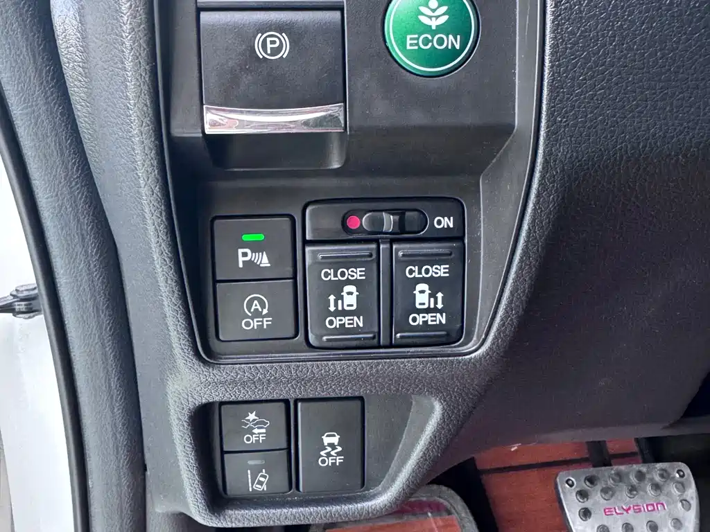 Honda Elysion — миниатюра 17