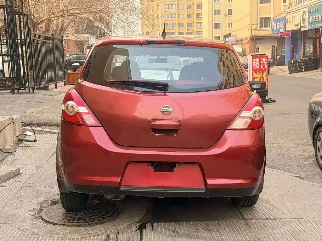Nissan Tiida — миниатюра 6