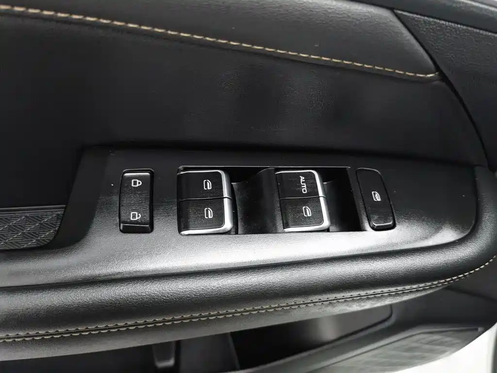 Wuling Jiachen — миниатюра 9