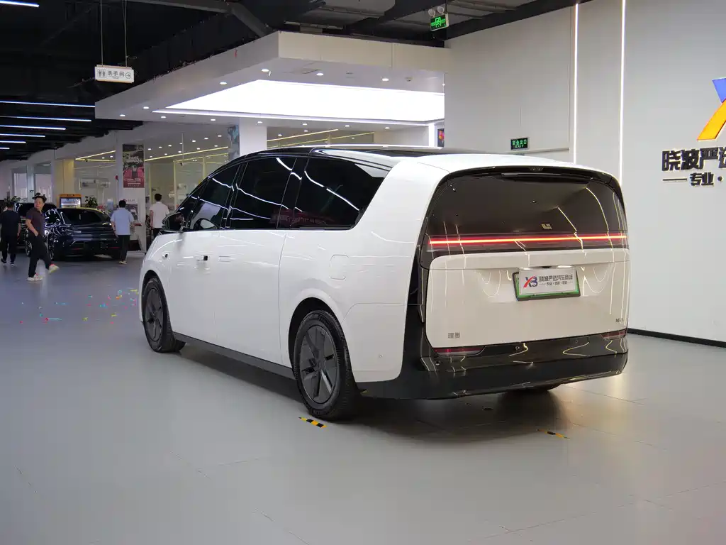 Li Auto Li MEGA — миниатюра 4