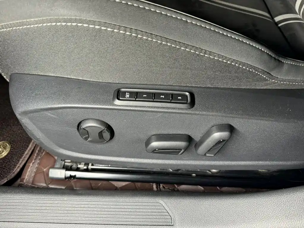 Volkswagen Golf — миниатюра 14