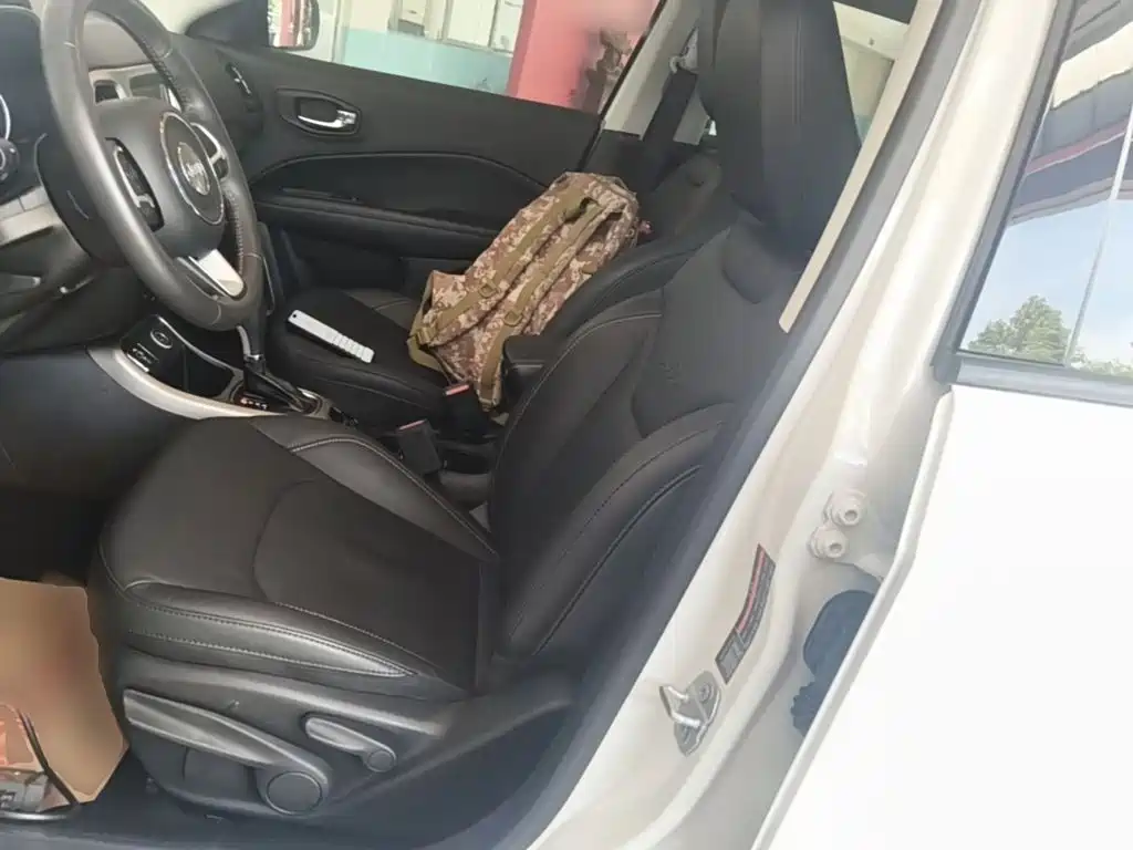 Jeep Compass — миниатюра 15