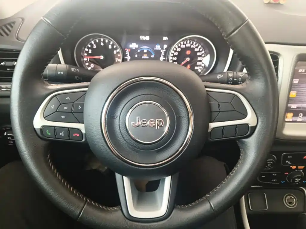 Jeep Compass — миниатюра 11