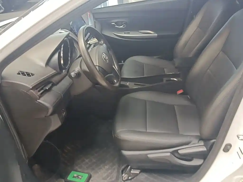 Toyota Yaris L — миниатюра 15