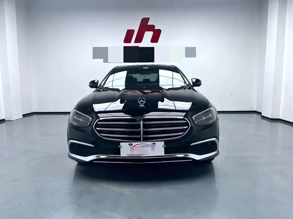 Mercedes-Benz E-Class — миниатюра 2
