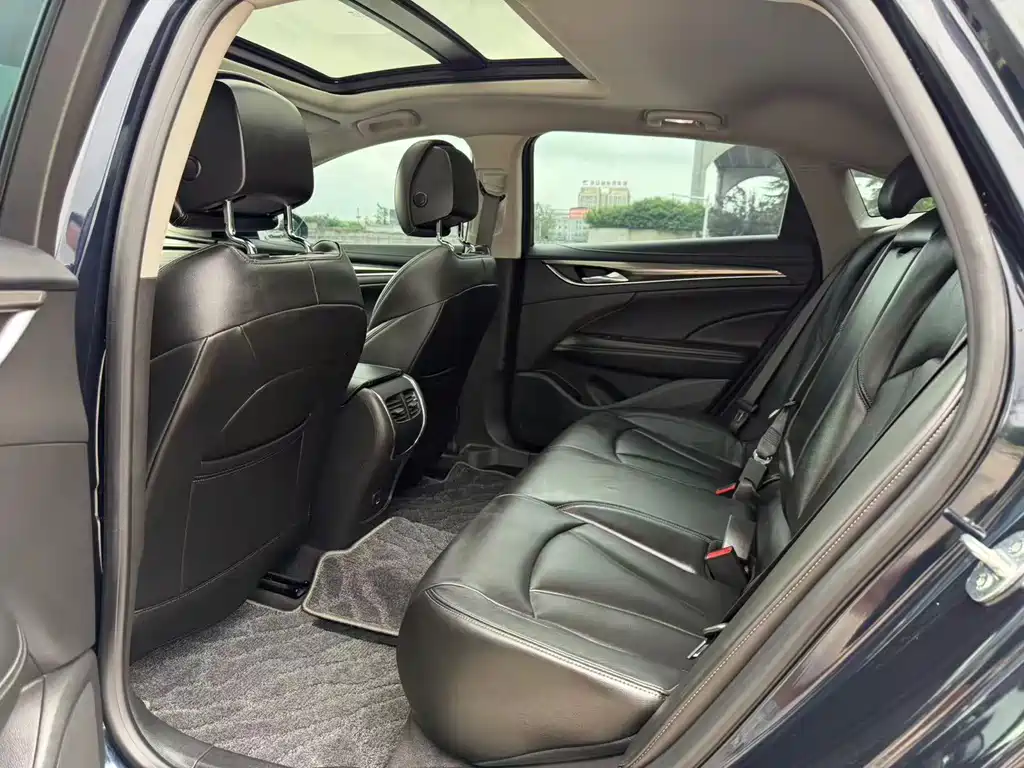 Buick LaCrosse — миниатюра 5