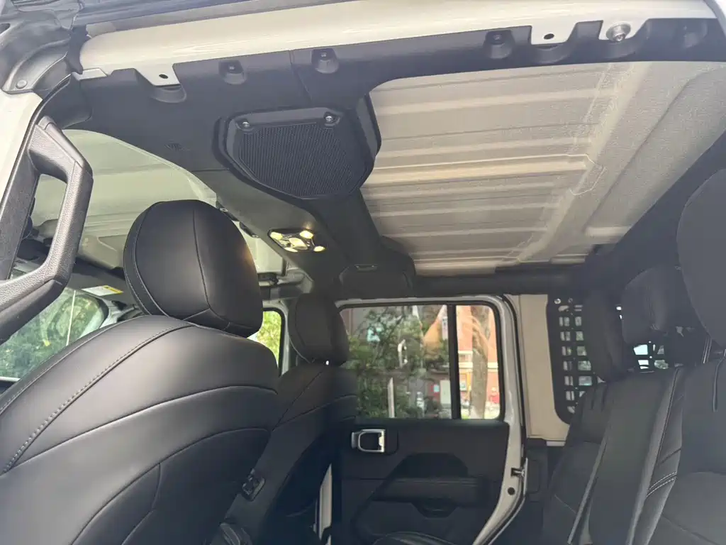 Jeep Wrangler PHEV — миниатюра 15