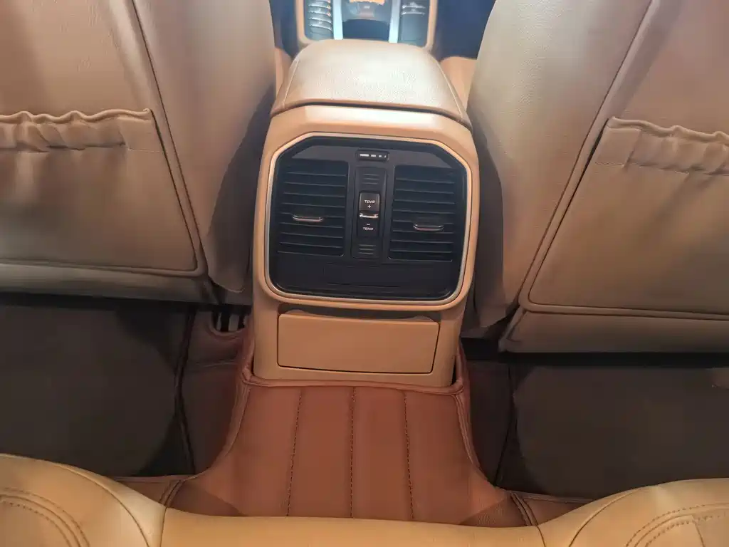 Porsche Macan — миниатюра 12