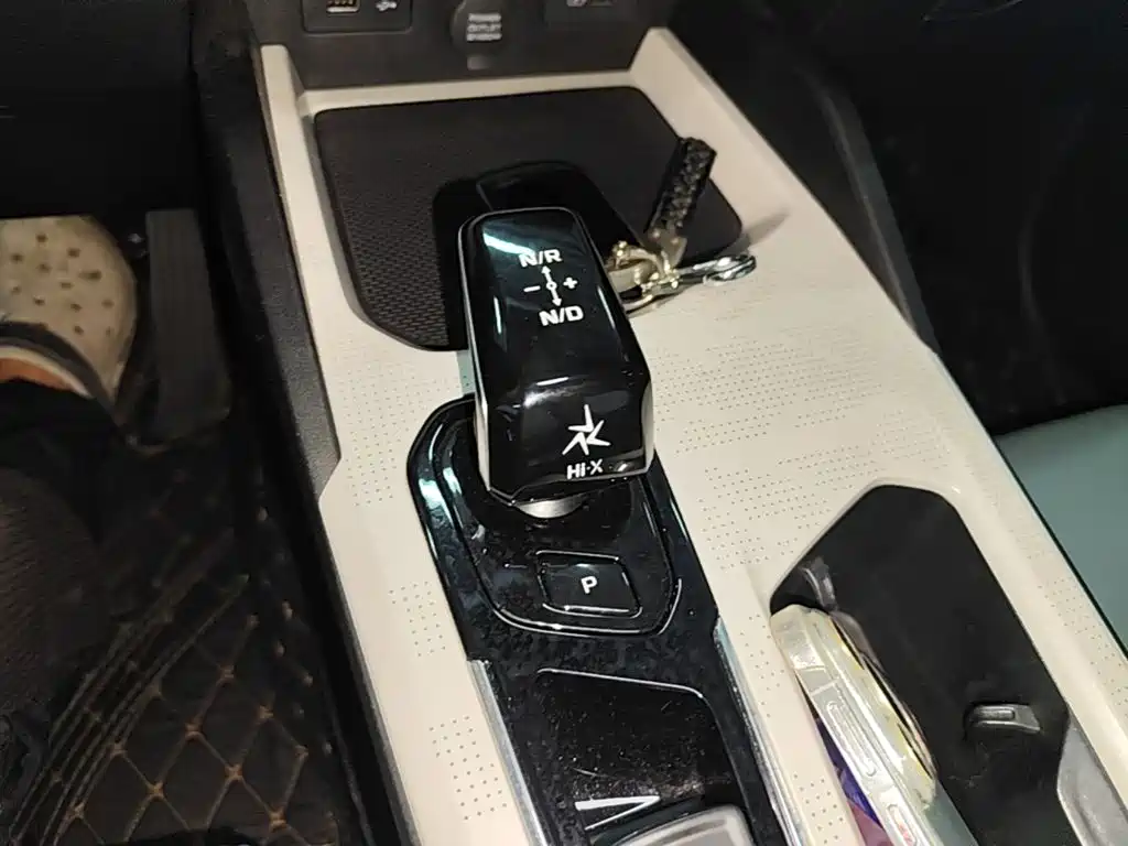 Geely L HiP — миниатюра 14