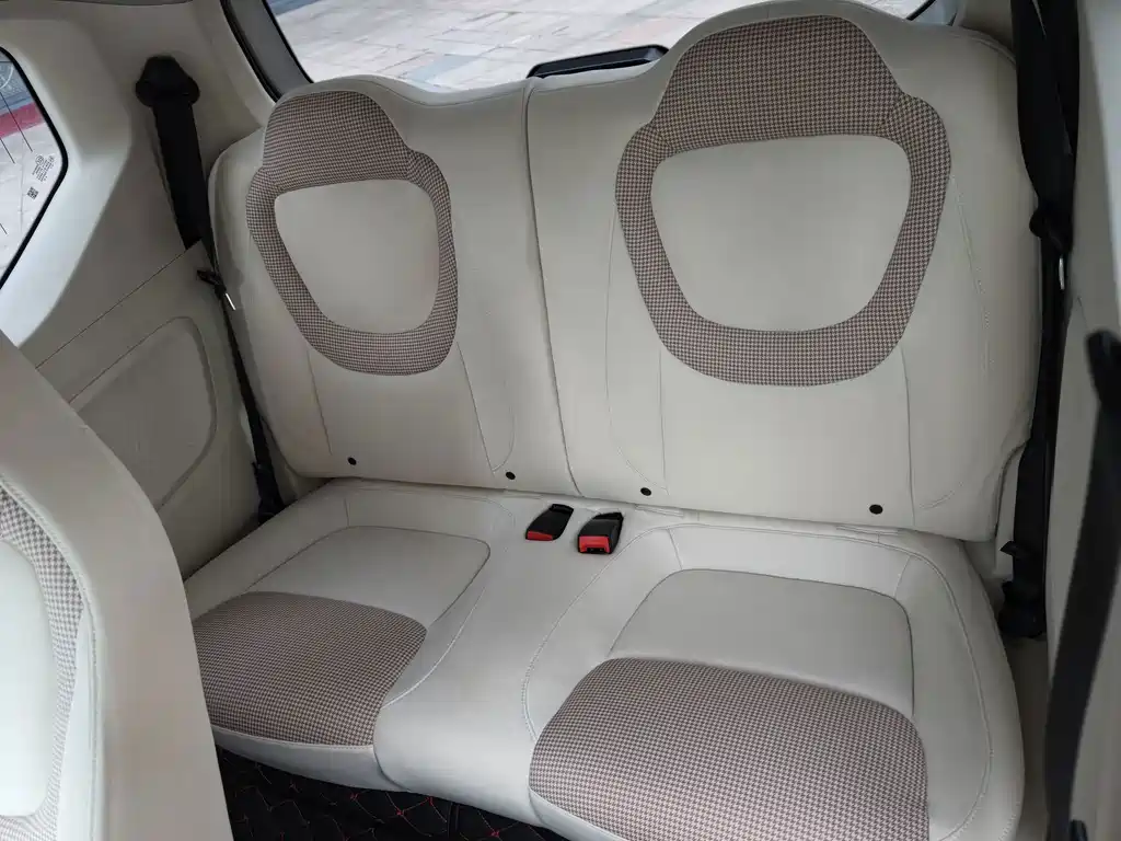 Wuling MINIEV — миниатюра 6