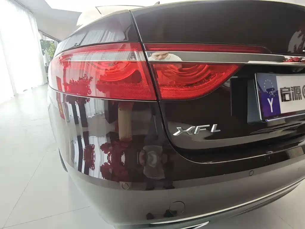 Jaguar XFL — миниатюра 12