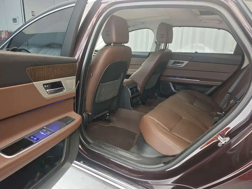 Jaguar XFL — миниатюра 8