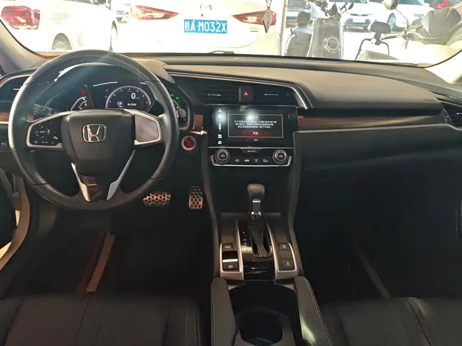 Honda Civic — миниатюра 12