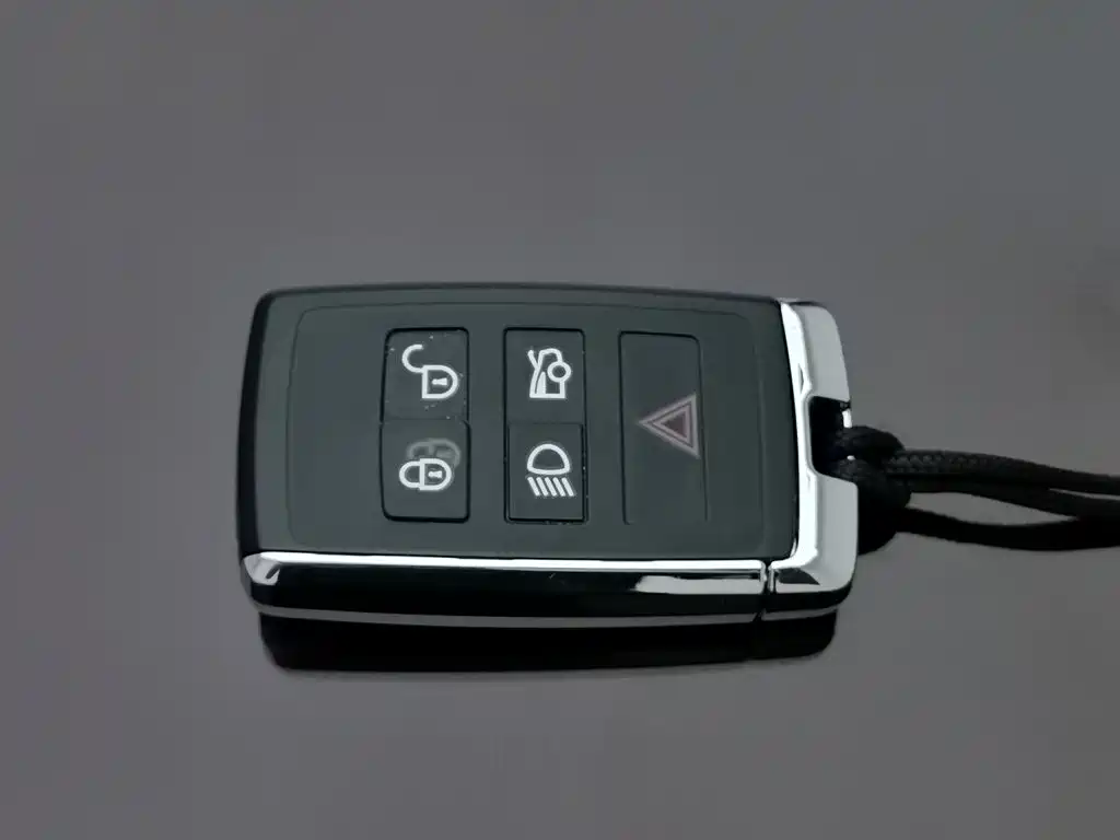 Jaguar XEL — миниатюра 19