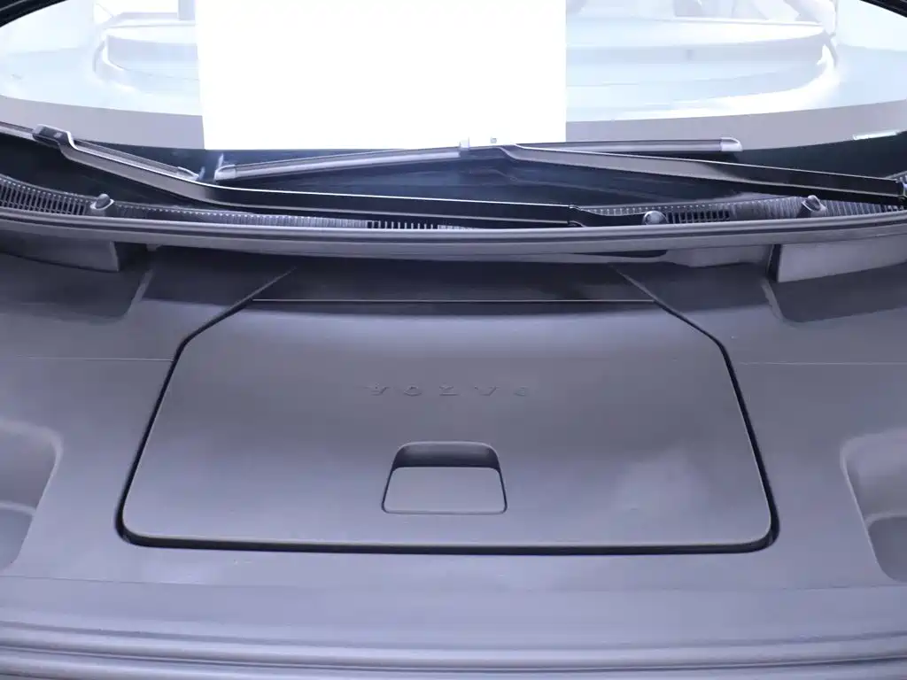 Volvo EM90 — миниатюра 27