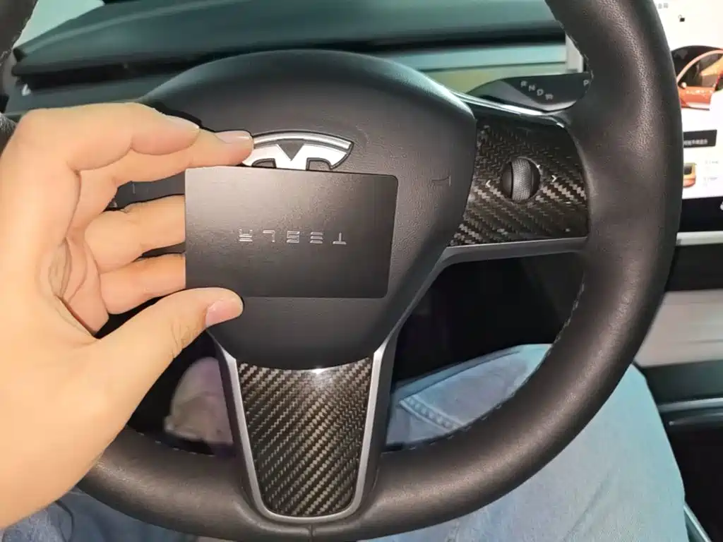 Tesla Model 3 — миниатюра 9