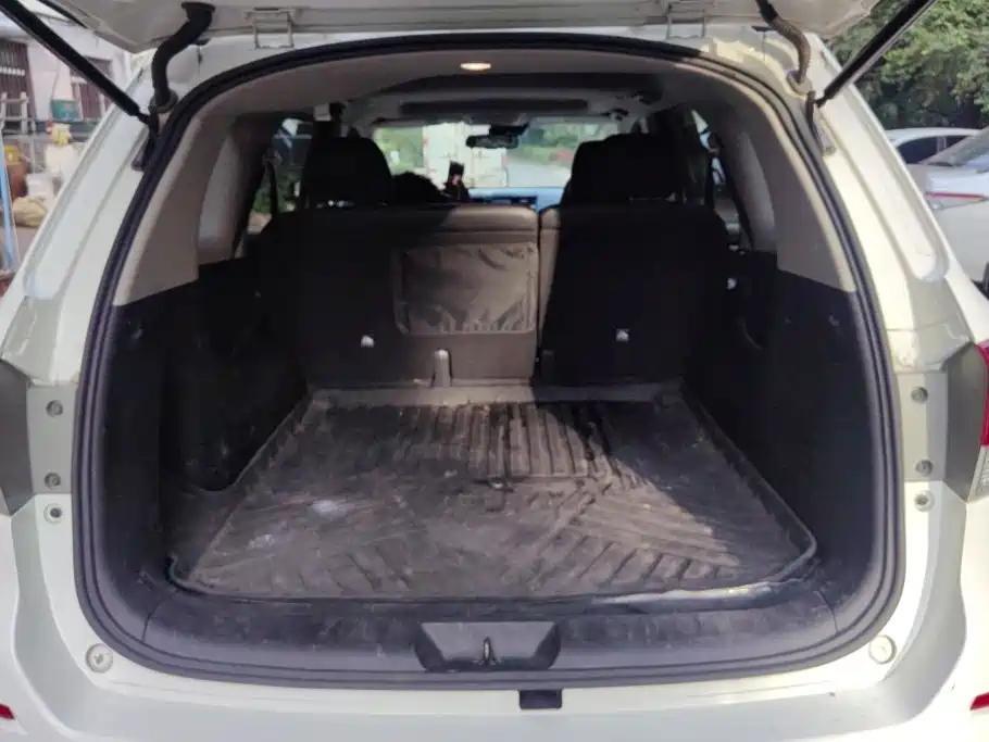 Nissan Terra — миниатюра 4