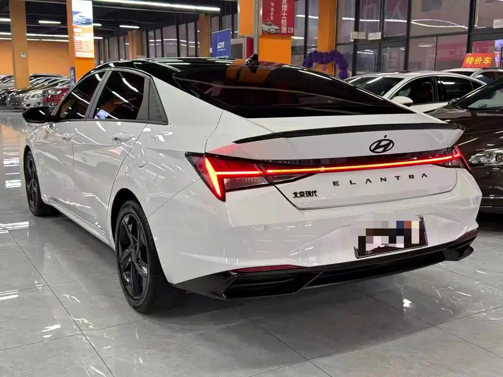 Hyundai Elantra — миниатюра 3
