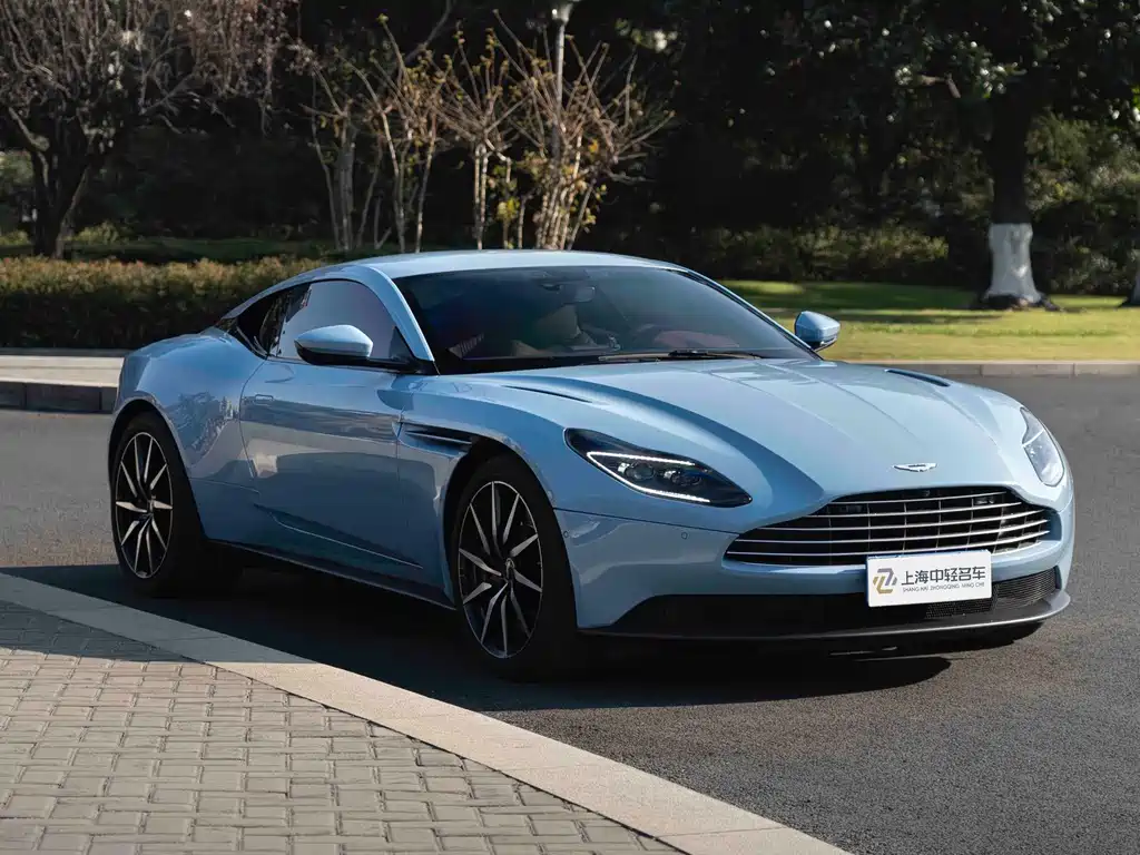 ASTON MARTIN DB11