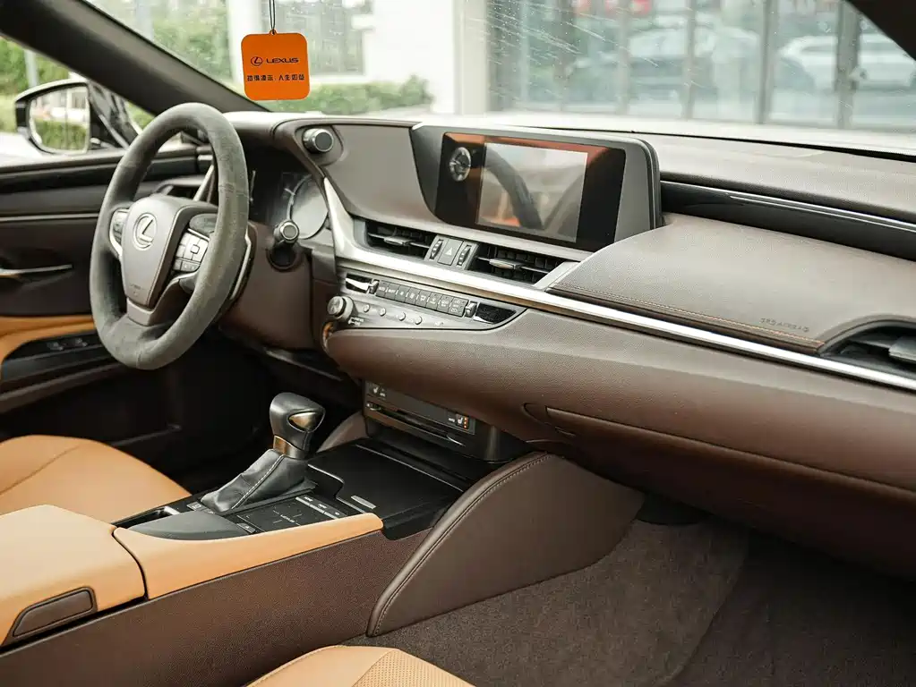 Lexus ES — миниатюра 10