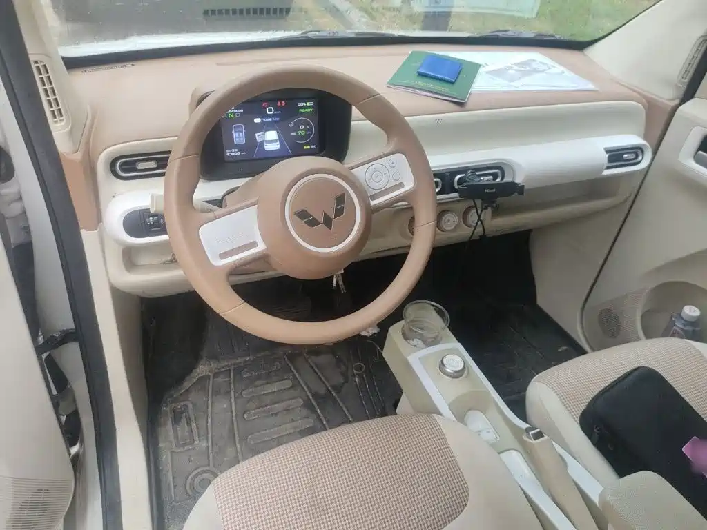 Wuling MINIEV — миниатюра 10