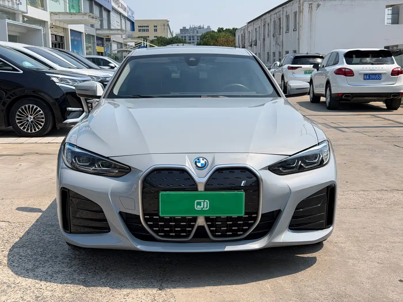 BMW i4