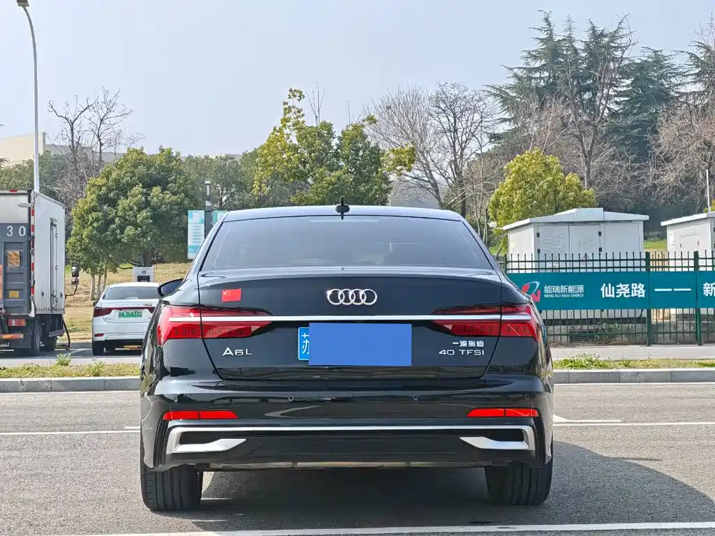 Audi A6L 2024 40 TFSI Luxury
