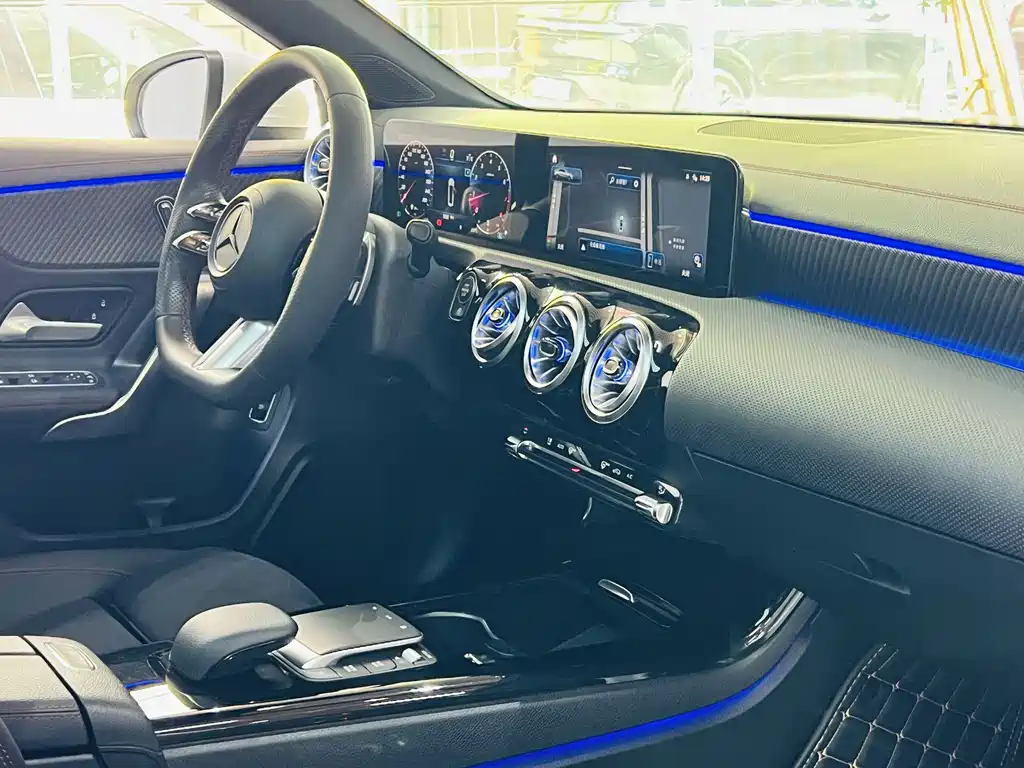 Mercedes-Benz A-Class — миниатюра 11