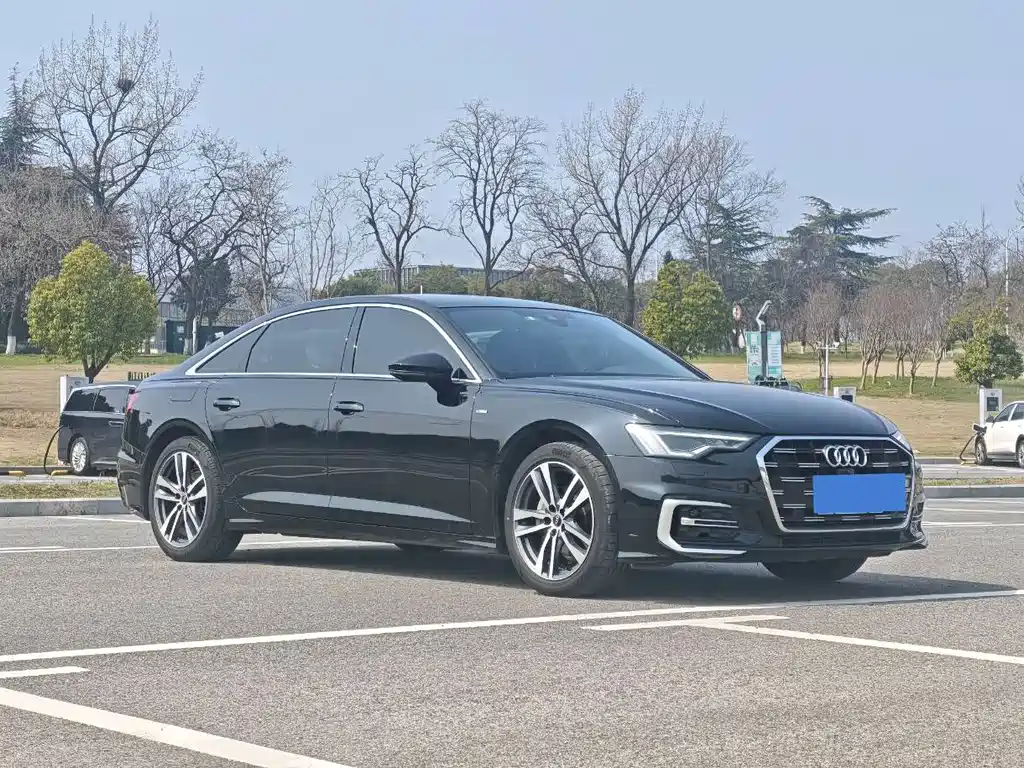 Audi A6L 2024 40 TFSI Luxury