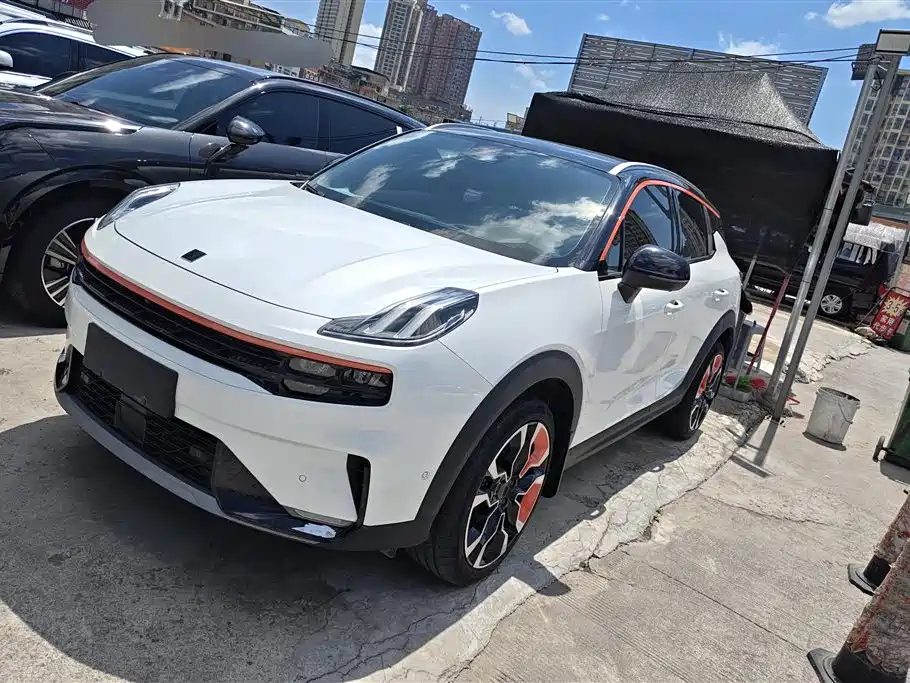 Купить Lynk & Co 06