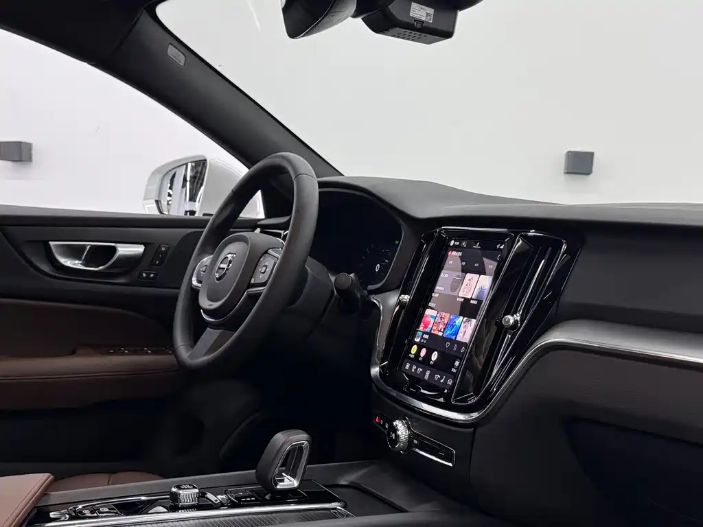 Volvo S60 — миниатюра 10