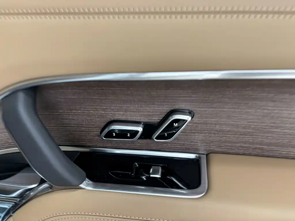 Land Rover Range Rover — миниатюра 25