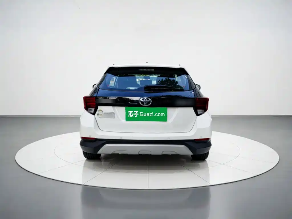Toyota Yaris L — миниатюра 3