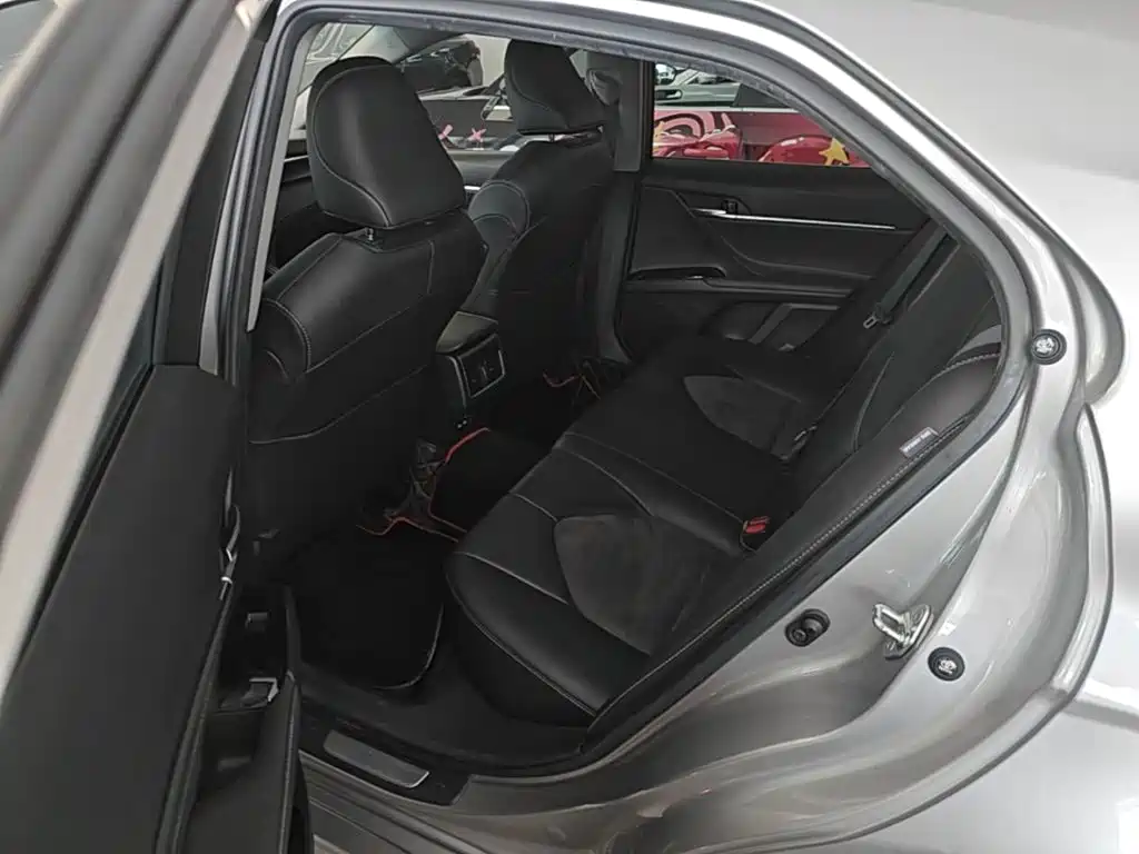 Toyota Camry — миниатюра 17
