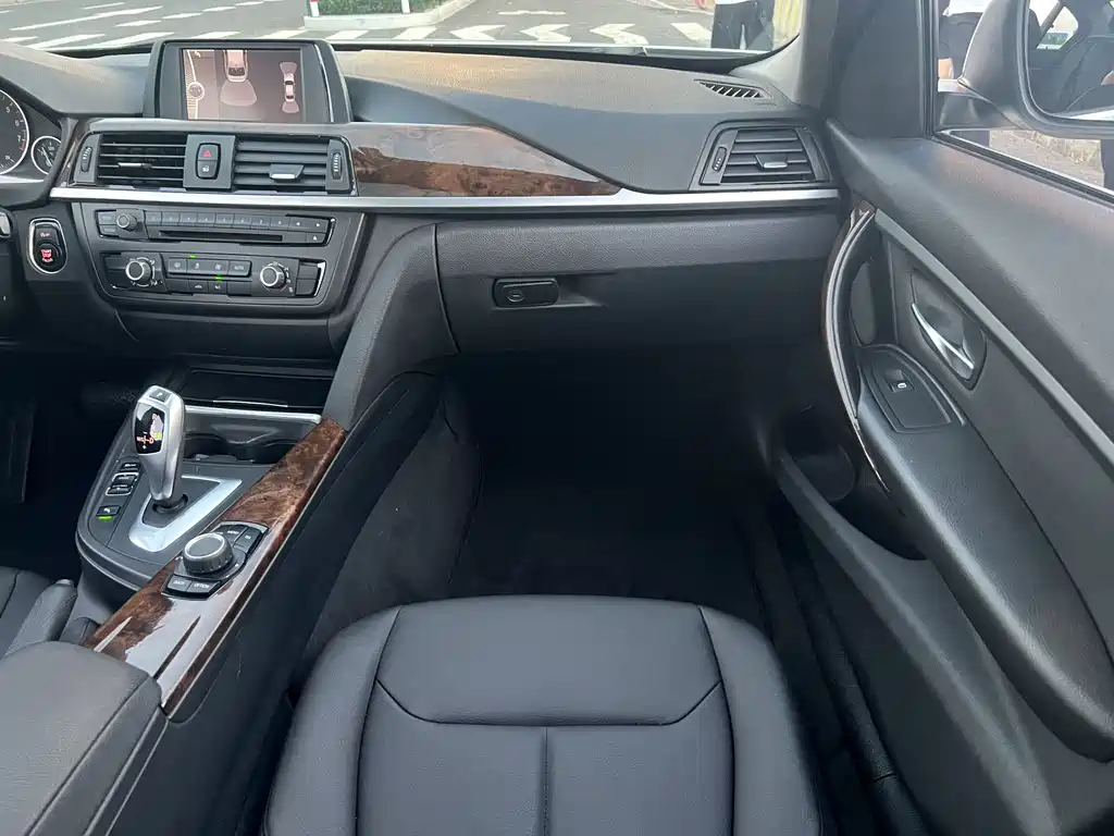 BMW 3 Series — миниатюра 15