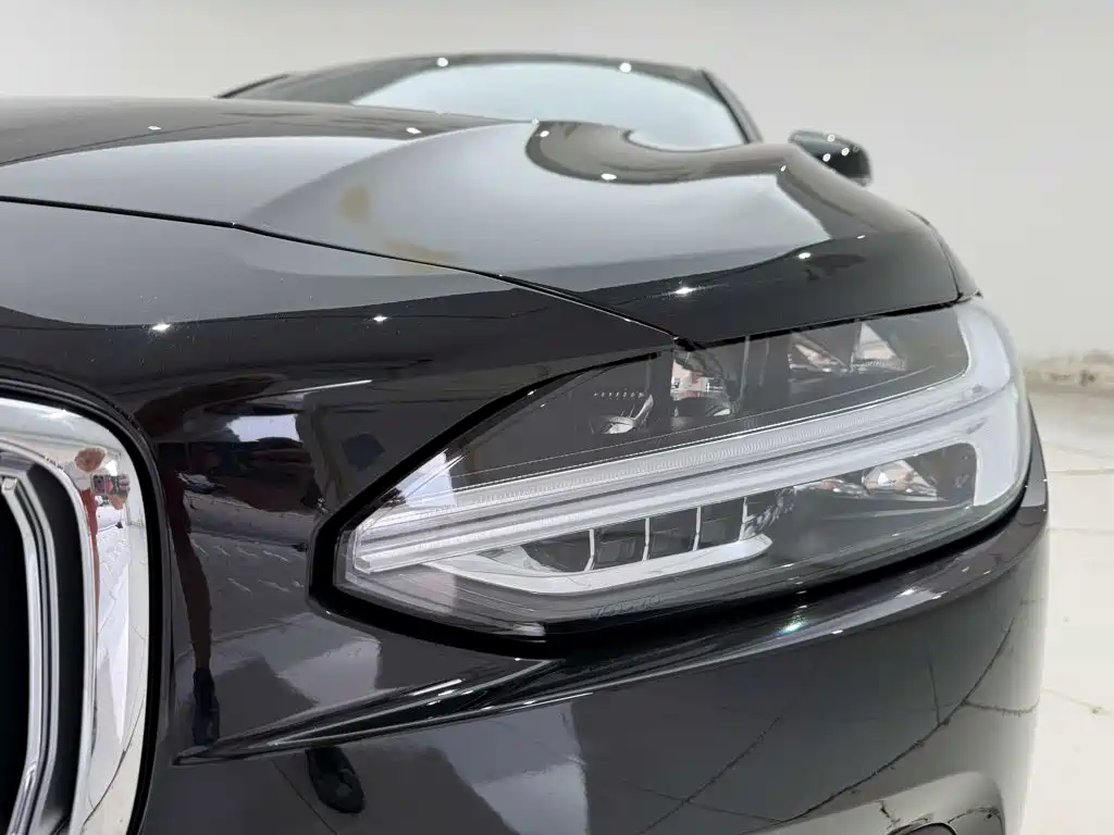 Volvo S90 PHEV — миниатюра 5