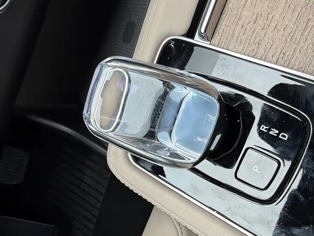 Volvo XC90 — миниатюра 20