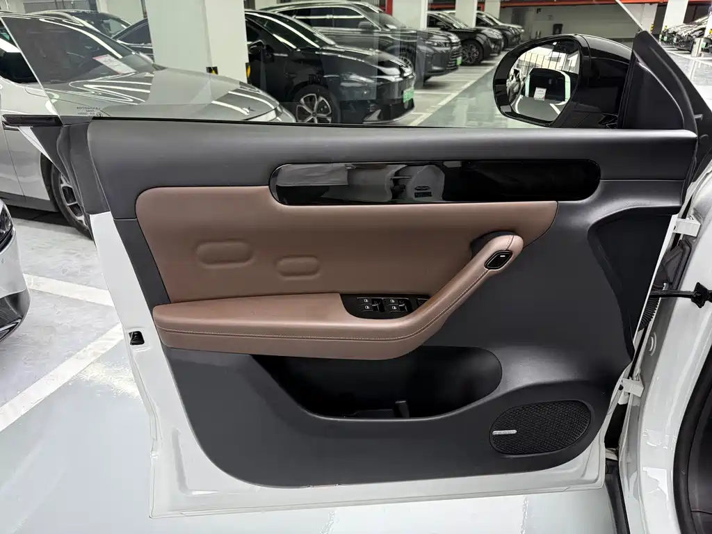 Leapmotor Leapmotor C11 — миниатюра 4