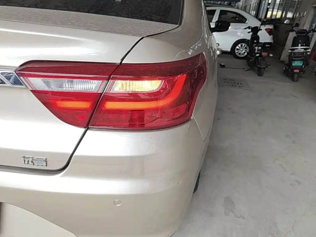 Geely Vision — миниатюра 8