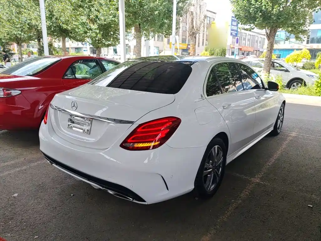Mercedes-Benz C-Class — миниатюра 7