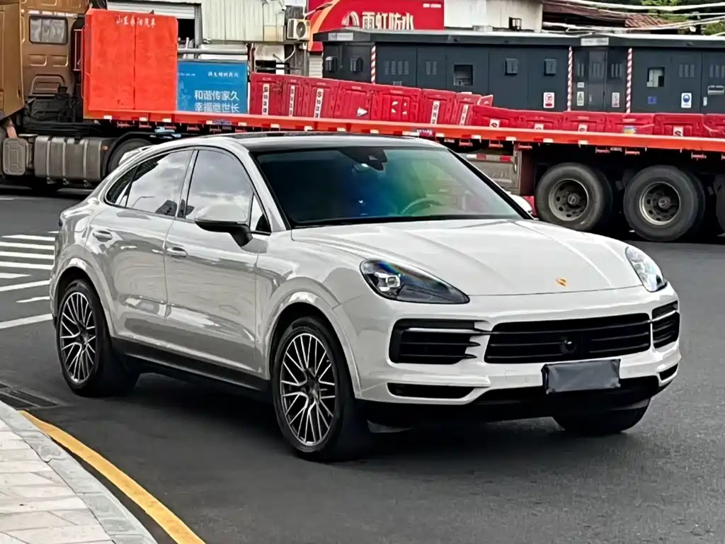 Porsche Cayenne — миниатюра 3